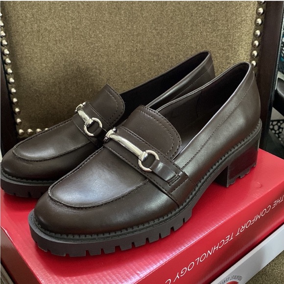 Marc fisher brown loafers size 8.5 - Picture 3 of 3